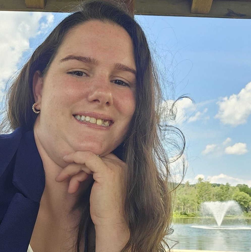 Meet your Posher, Alesia